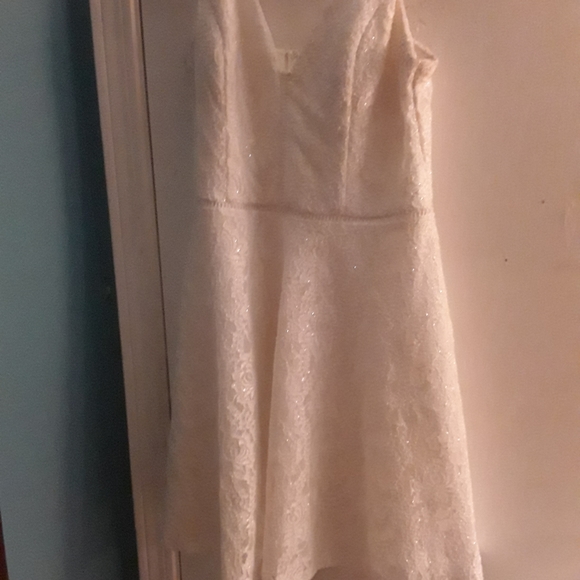 Women's dress - Picture 1 of 4